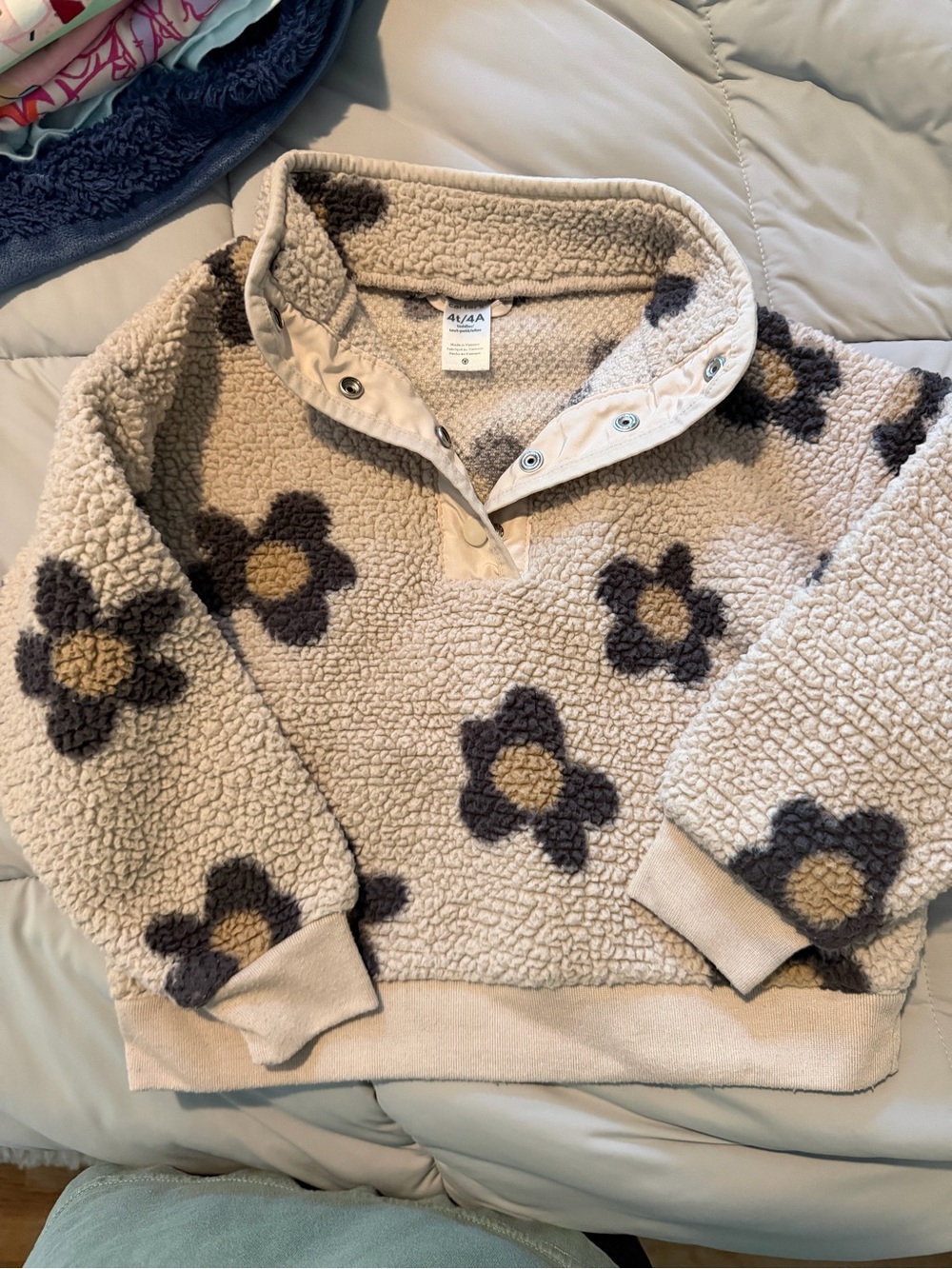 Sweatshirt